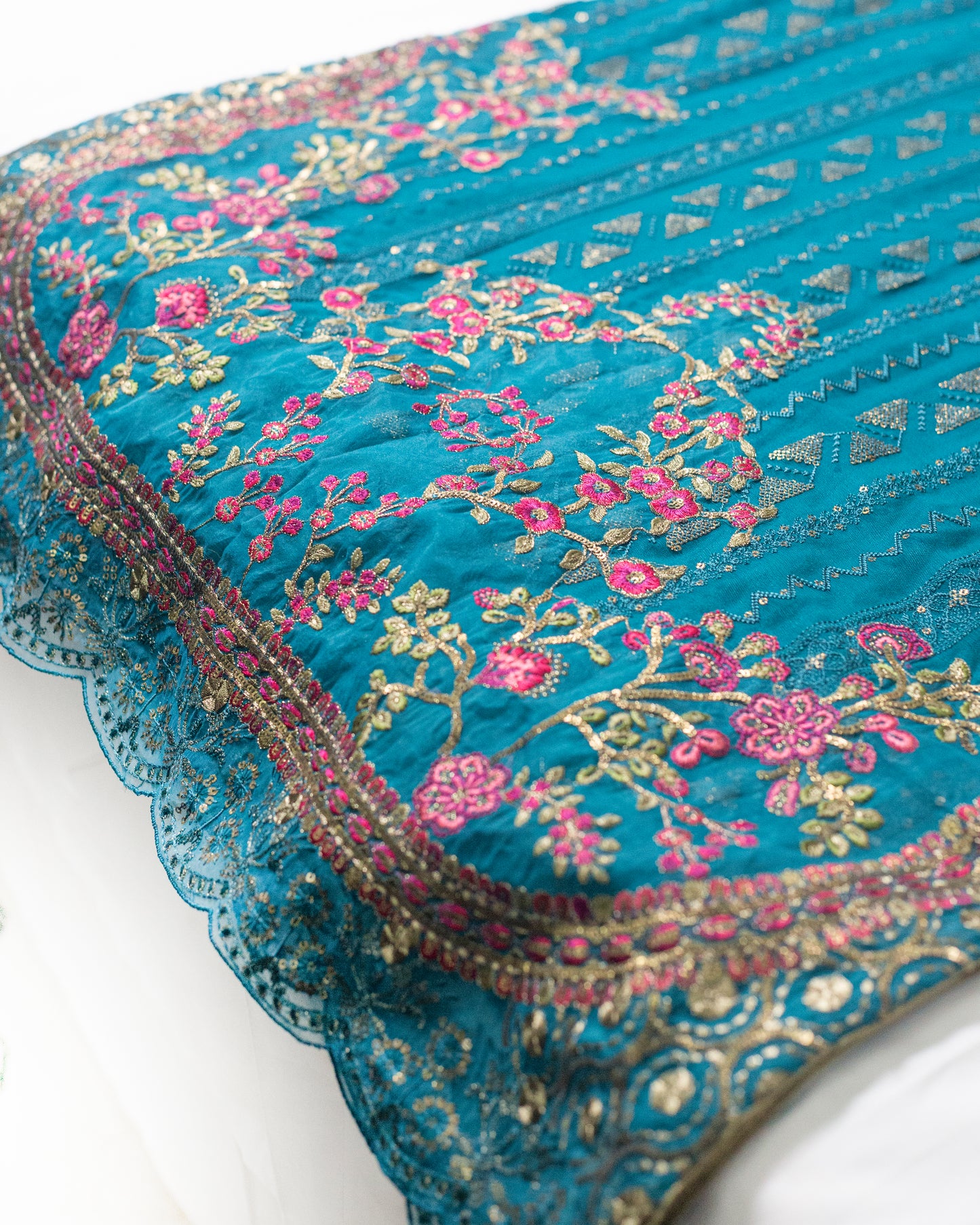 ✨ Jungle Theme Collection – Charizma 3-Piece Luxury Ensemble (Zinc, Large) - Code: JT04