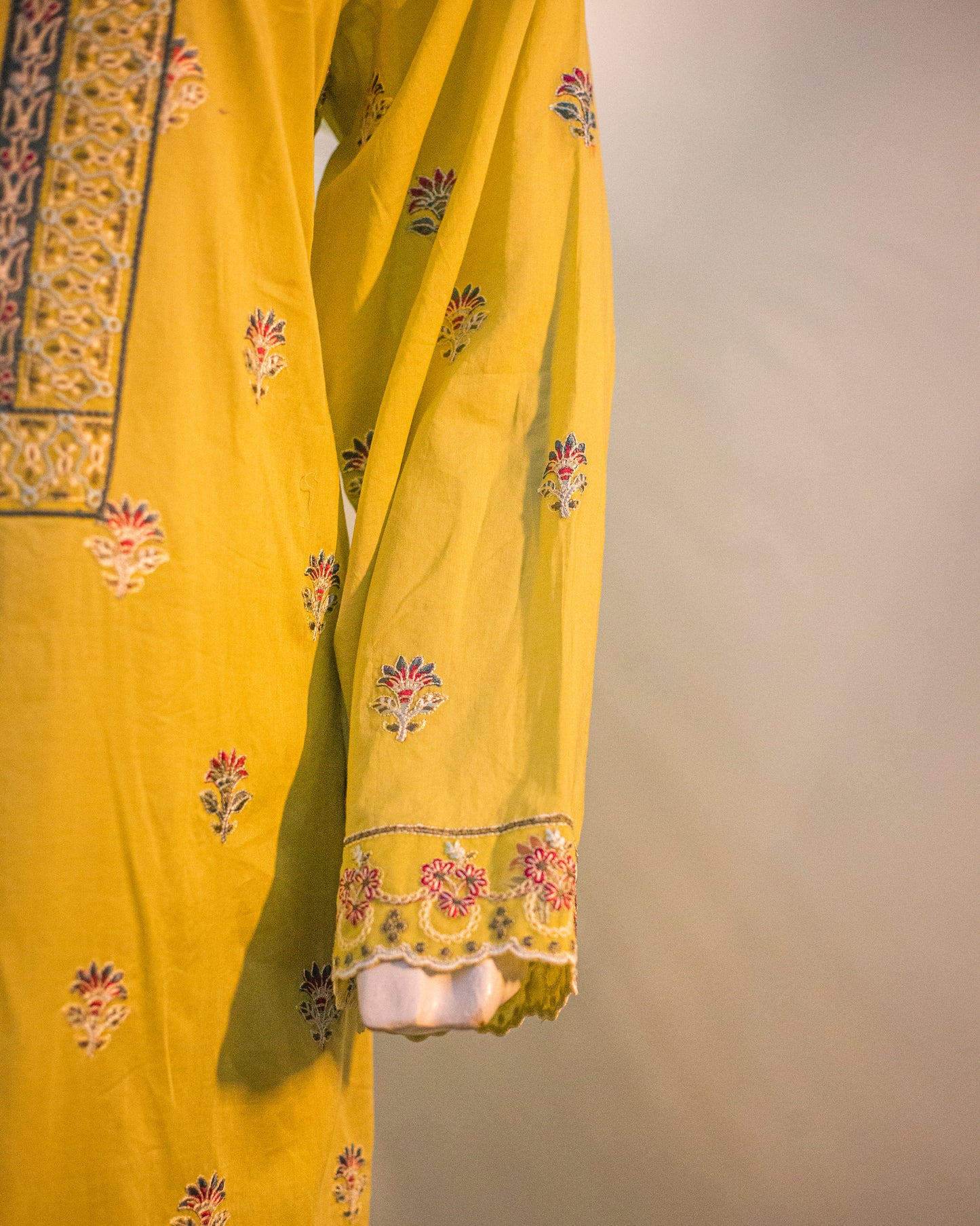 🌿 Jungle Theme Collection – Qalamkar 3-Piece Embroidered Set (Light Green, Large) - JT05