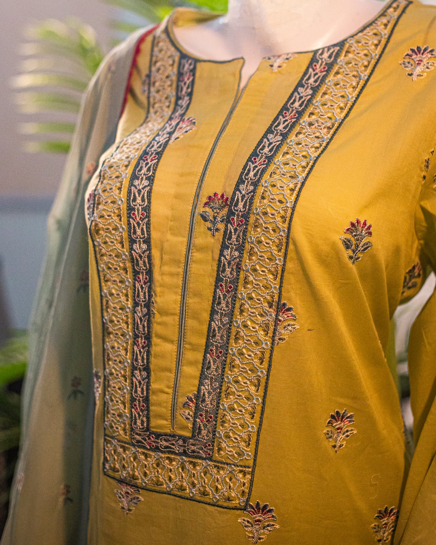 🌿 Jungle Theme Collection – Qalamkar 3-Piece Embroidered Set (Light Green, Large) - JT05