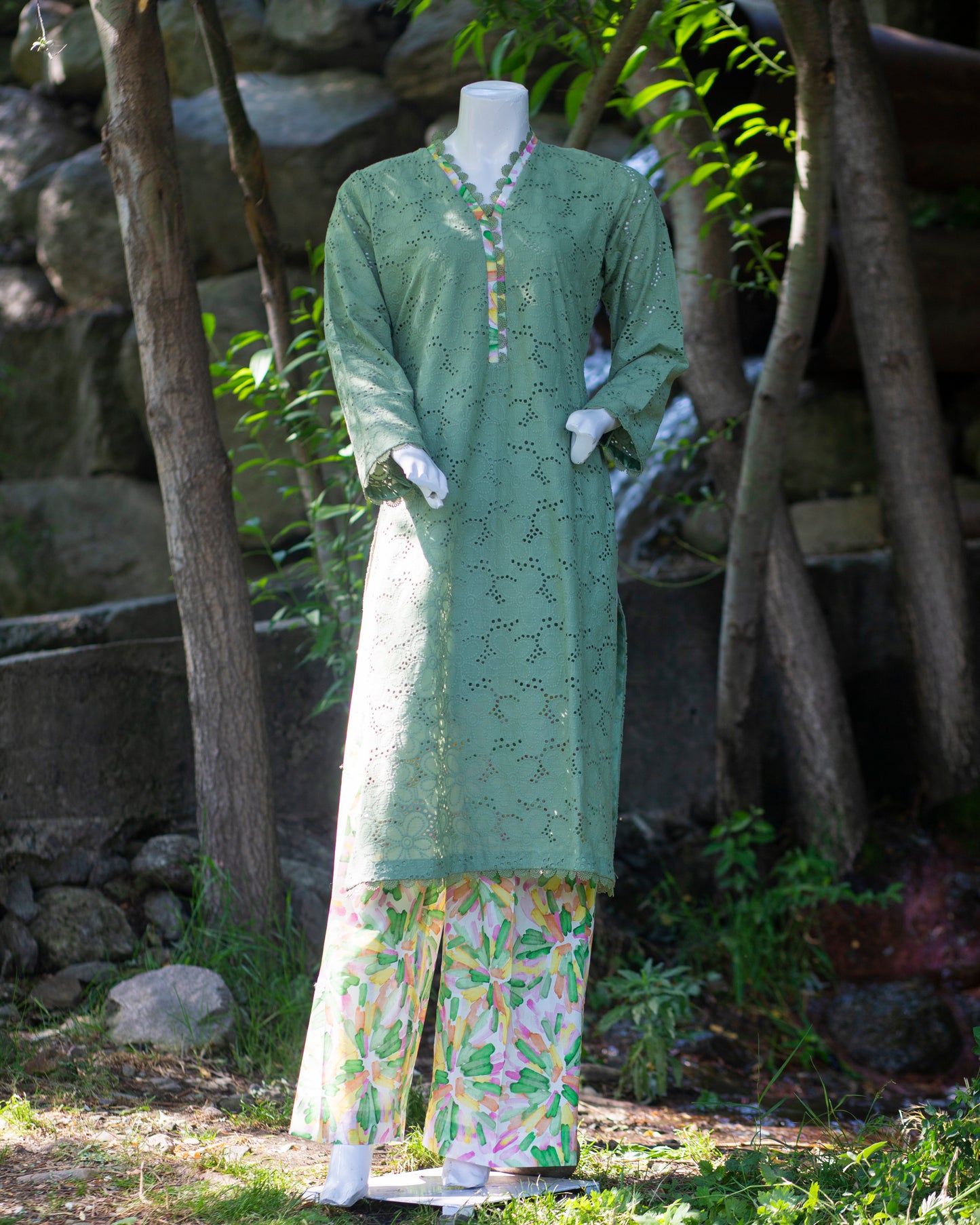 Bobrai Collection – Ethnic 2-Piece Chikankari Lawn Set in Light Green