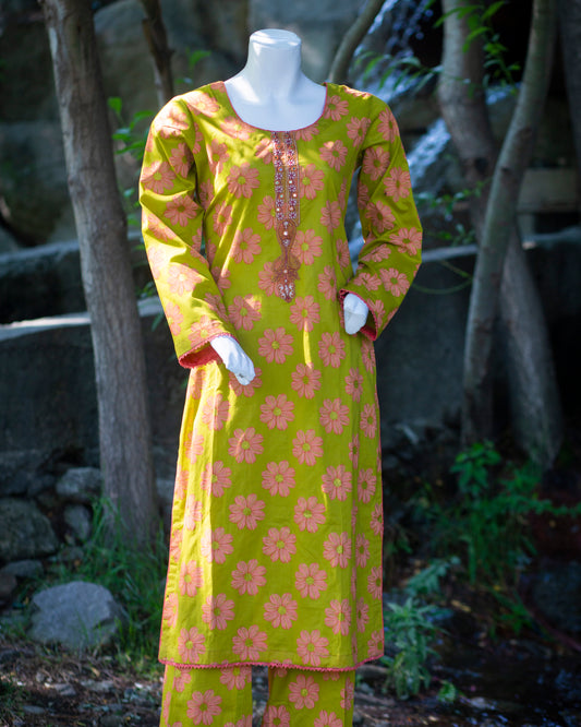 Bobrai Collection – 2-Piece Embossed Lawn Set in Mehndi Green