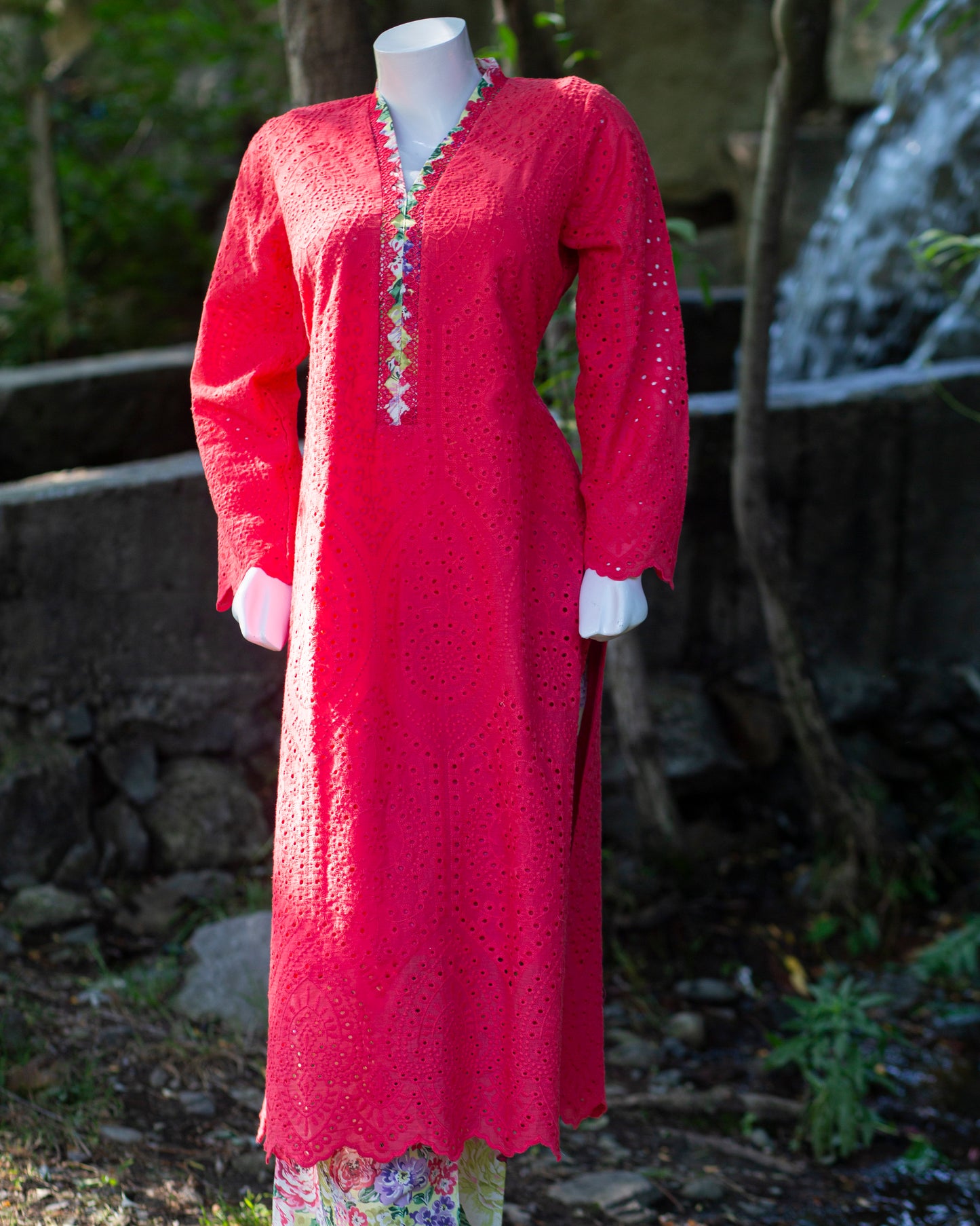 Bobrai Collection – Ethnic 2-Piece Chikankari Lawn Set in Pink