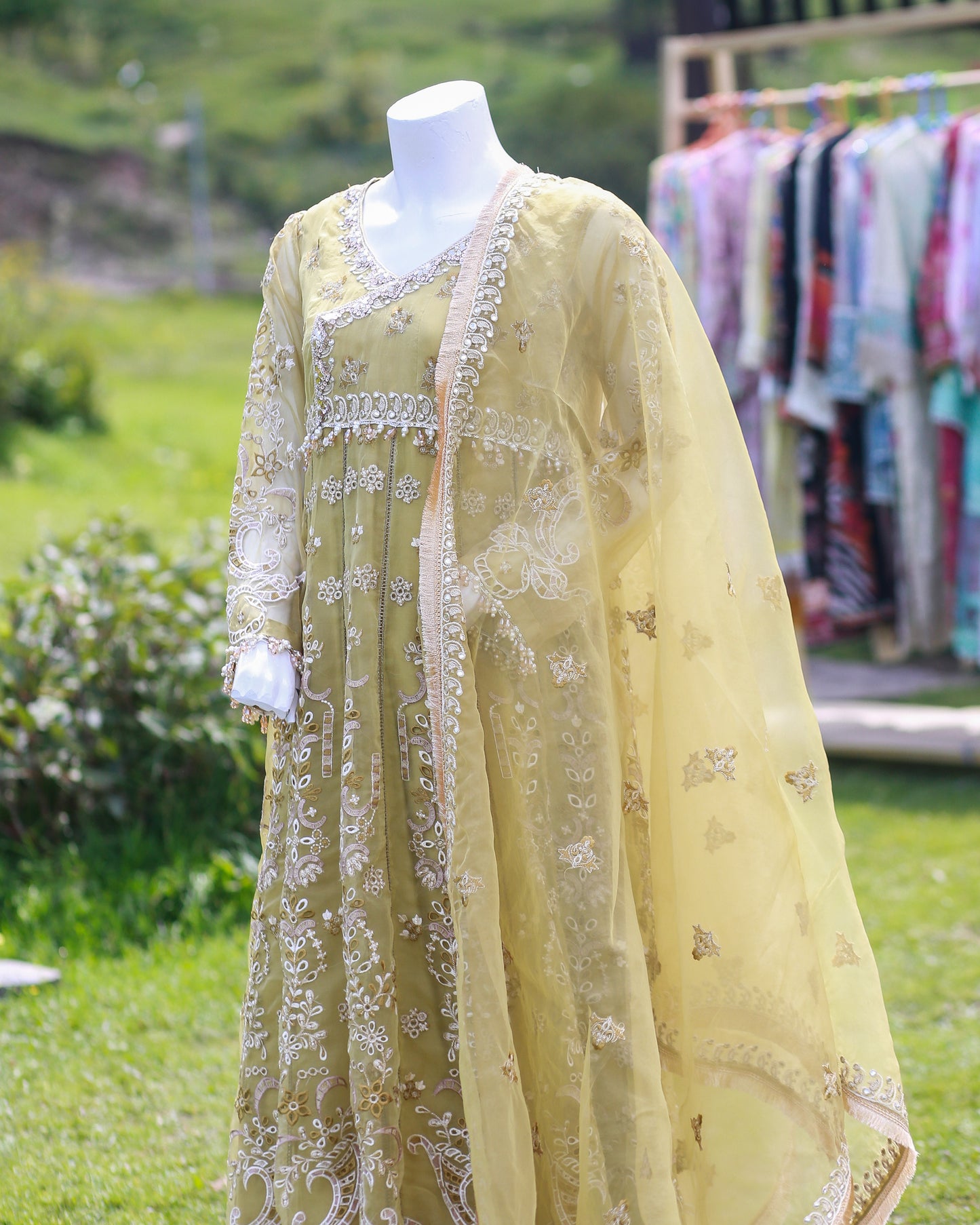 Laamana Collection – Afrozeh Embroidered 2-Piece Maxi Set in Light Mustard (Medium) LA40