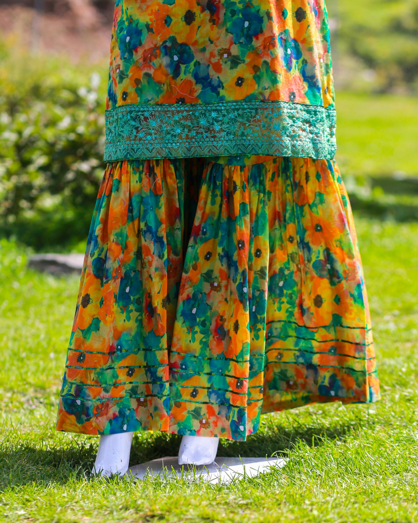 Laamana Collection – Ethnic Lawn 2-Piece Floral Ensemble (Small & Medium) - LE43