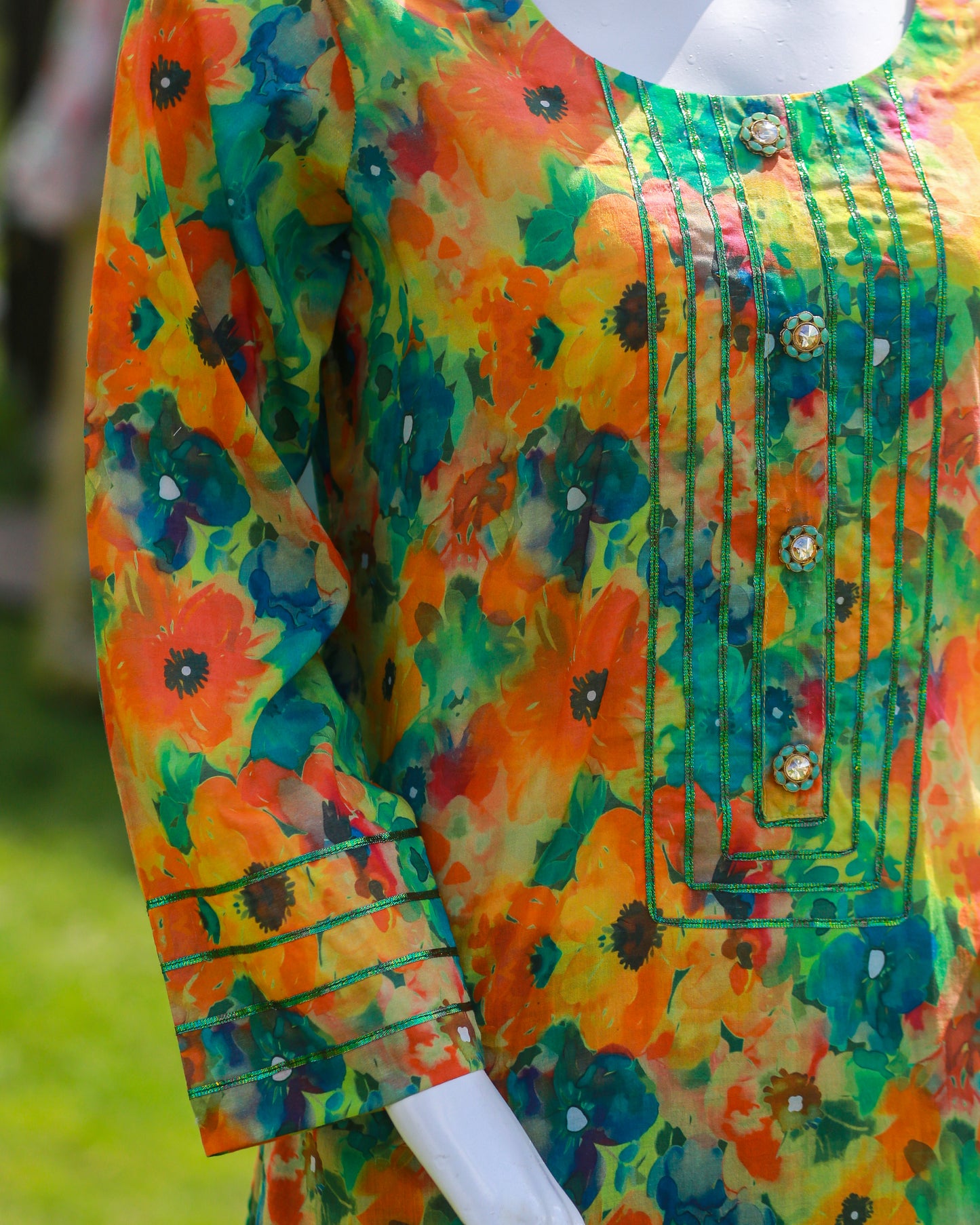 Laamana Collection – Ethnic Lawn 2-Piece Floral Ensemble (Small & Medium) - LE43