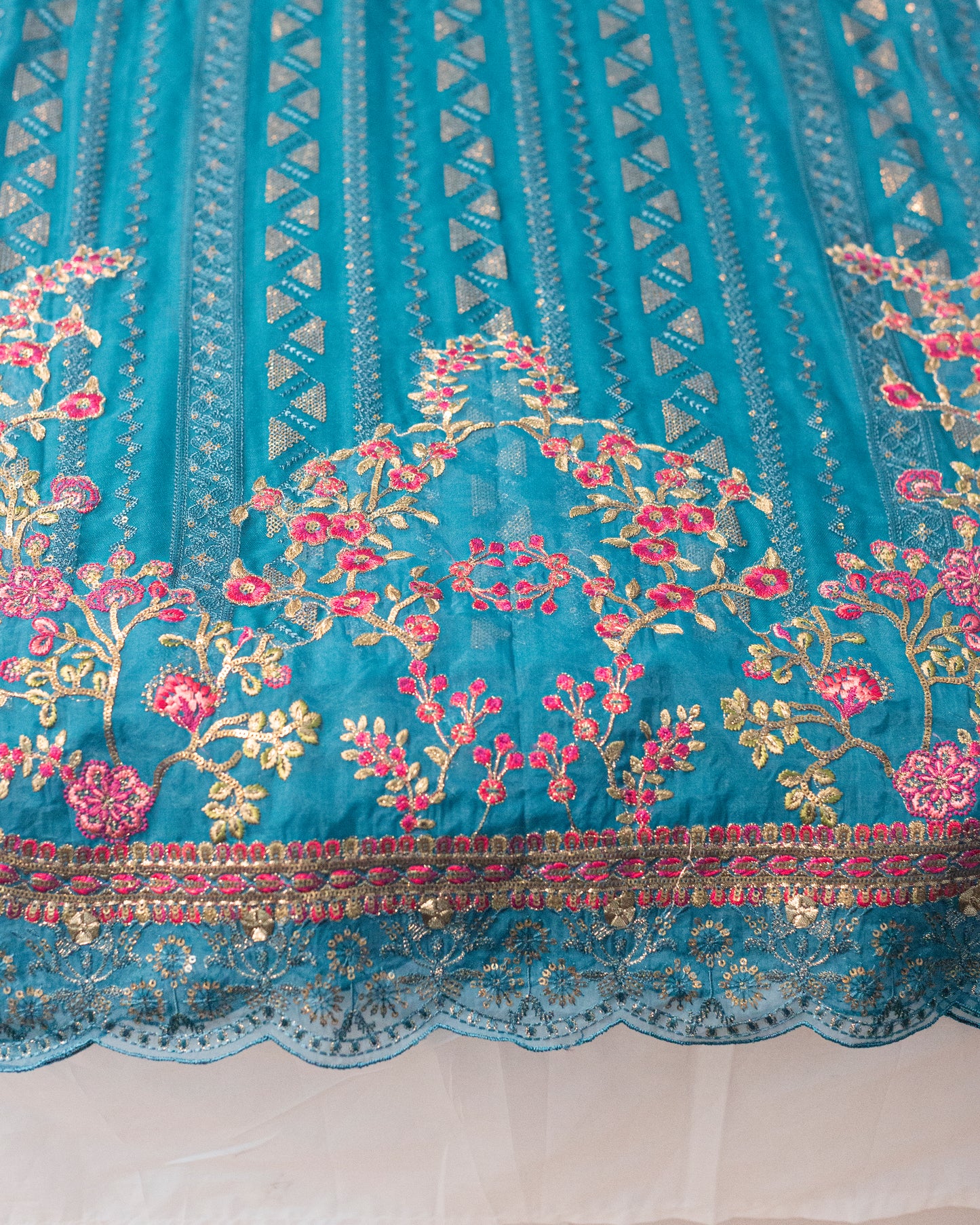 ✨ Jungle Theme Collection – Charizma 3-Piece Luxury Ensemble (Zinc, Large) - Code: JT04