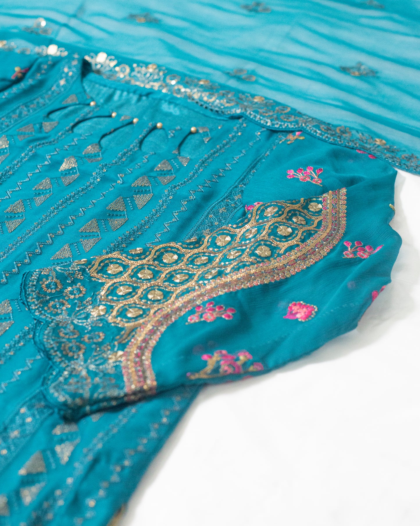 ✨ Jungle Theme Collection – Charizma 3-Piece Luxury Ensemble (Zinc, Large) - Code: JT04