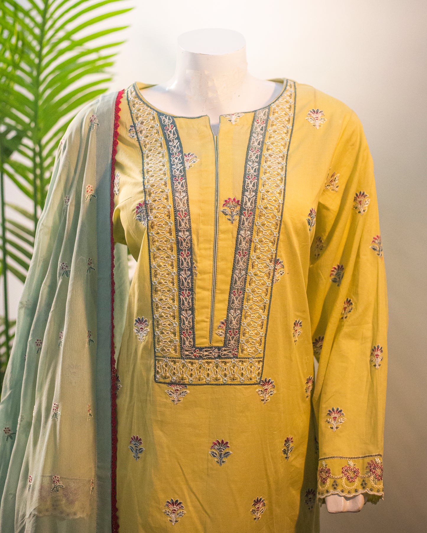 🌿 Jungle Theme Collection – Qalamkar 3-Piece Embroidered Set (Light Green, Large) - JT05