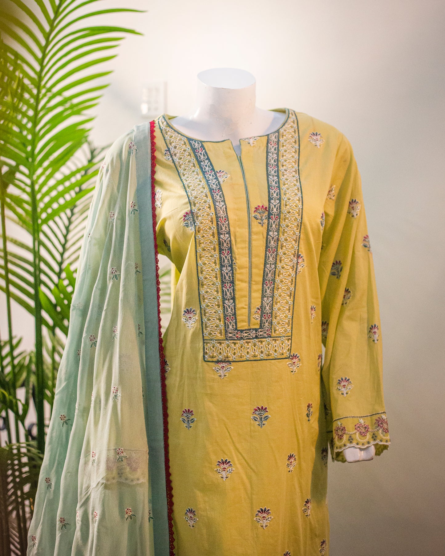 🌿 Jungle Theme Collection – Qalamkar 3-Piece Embroidered Set (Light Green, Large) - JT05