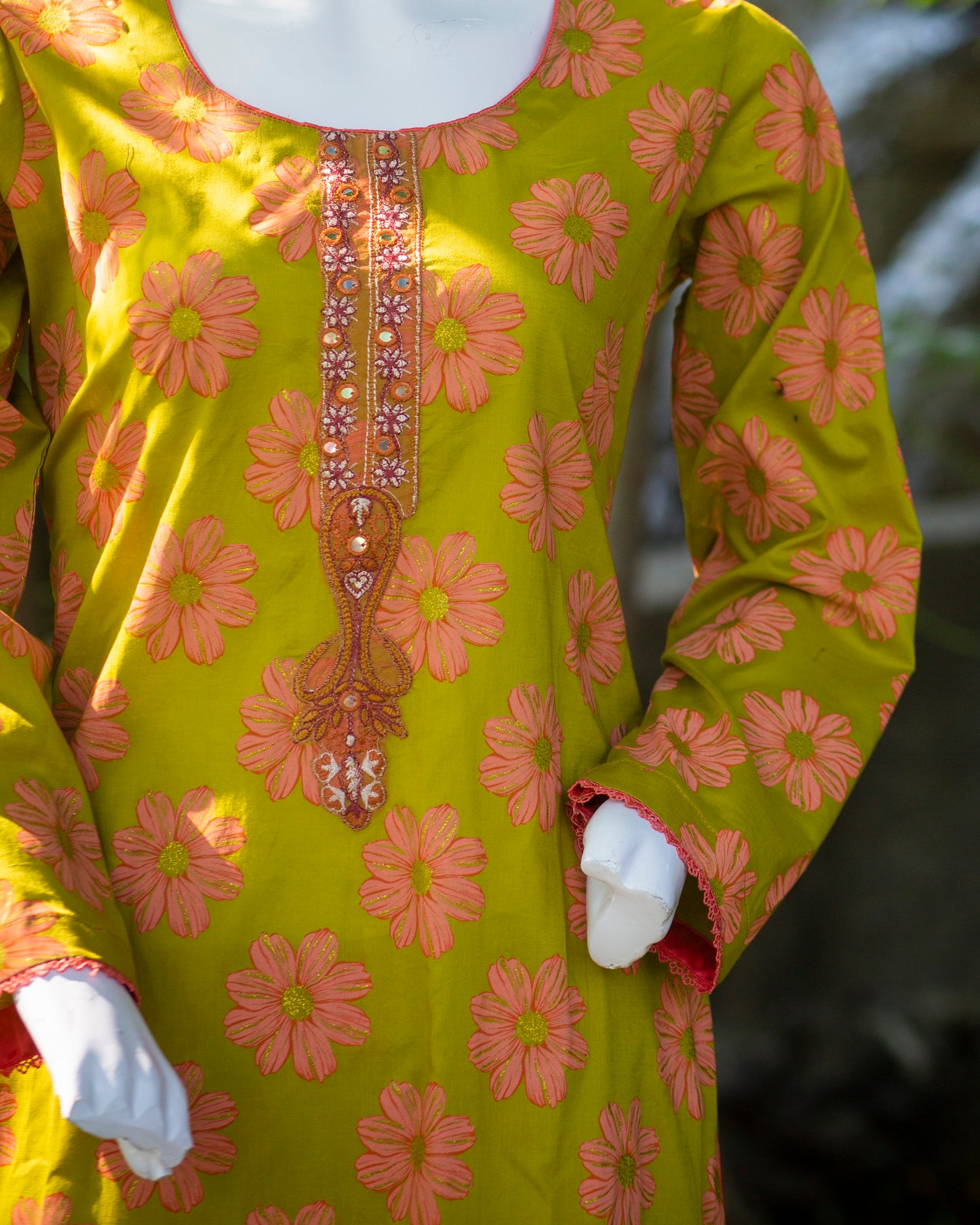 Bobrai Collection – 2-Piece Embossed Lawn Set in Mehndi Green