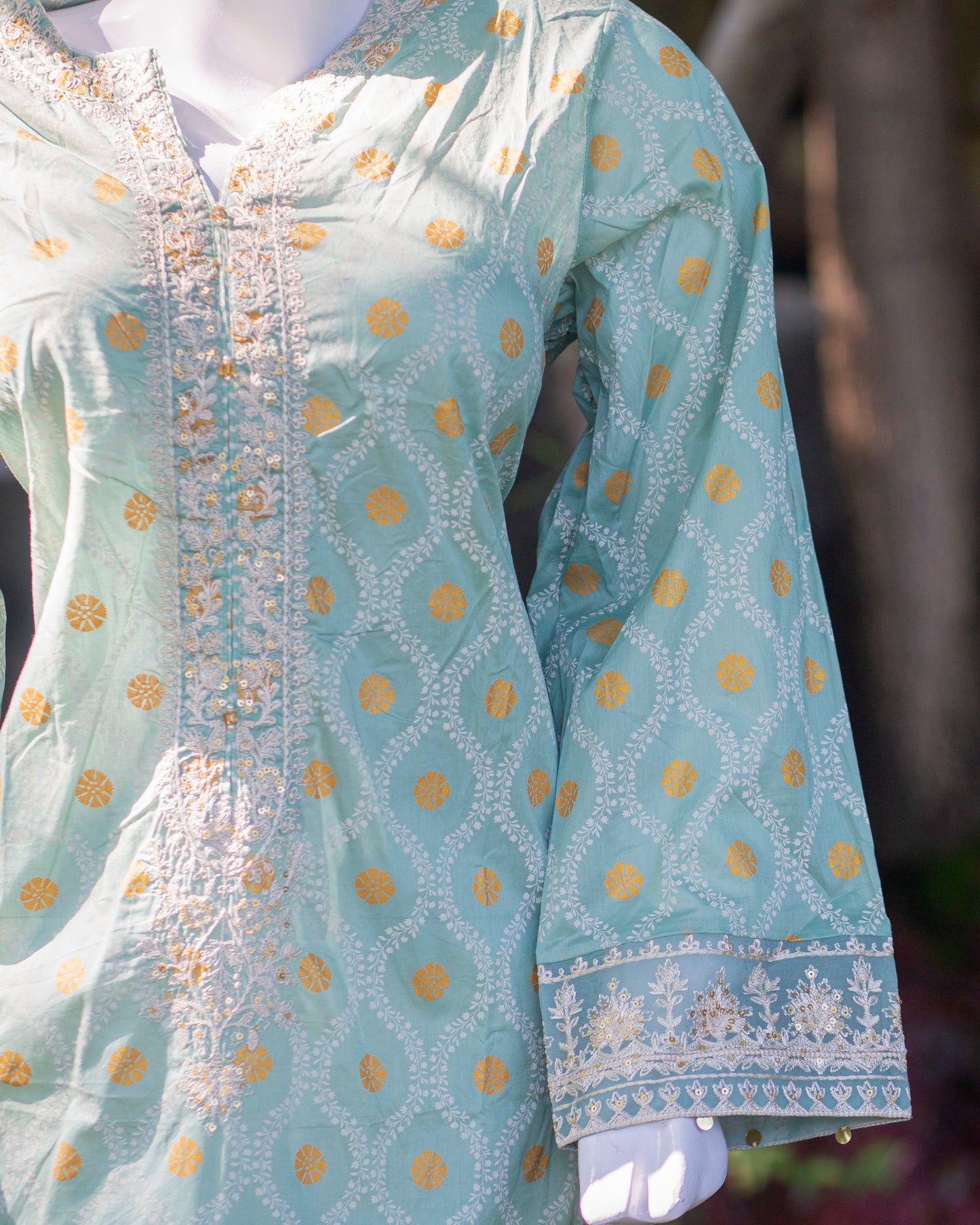 Bobrai Collection – Sapphire Lawn 2-Piece Embossed & Embroidered Set in Light Green