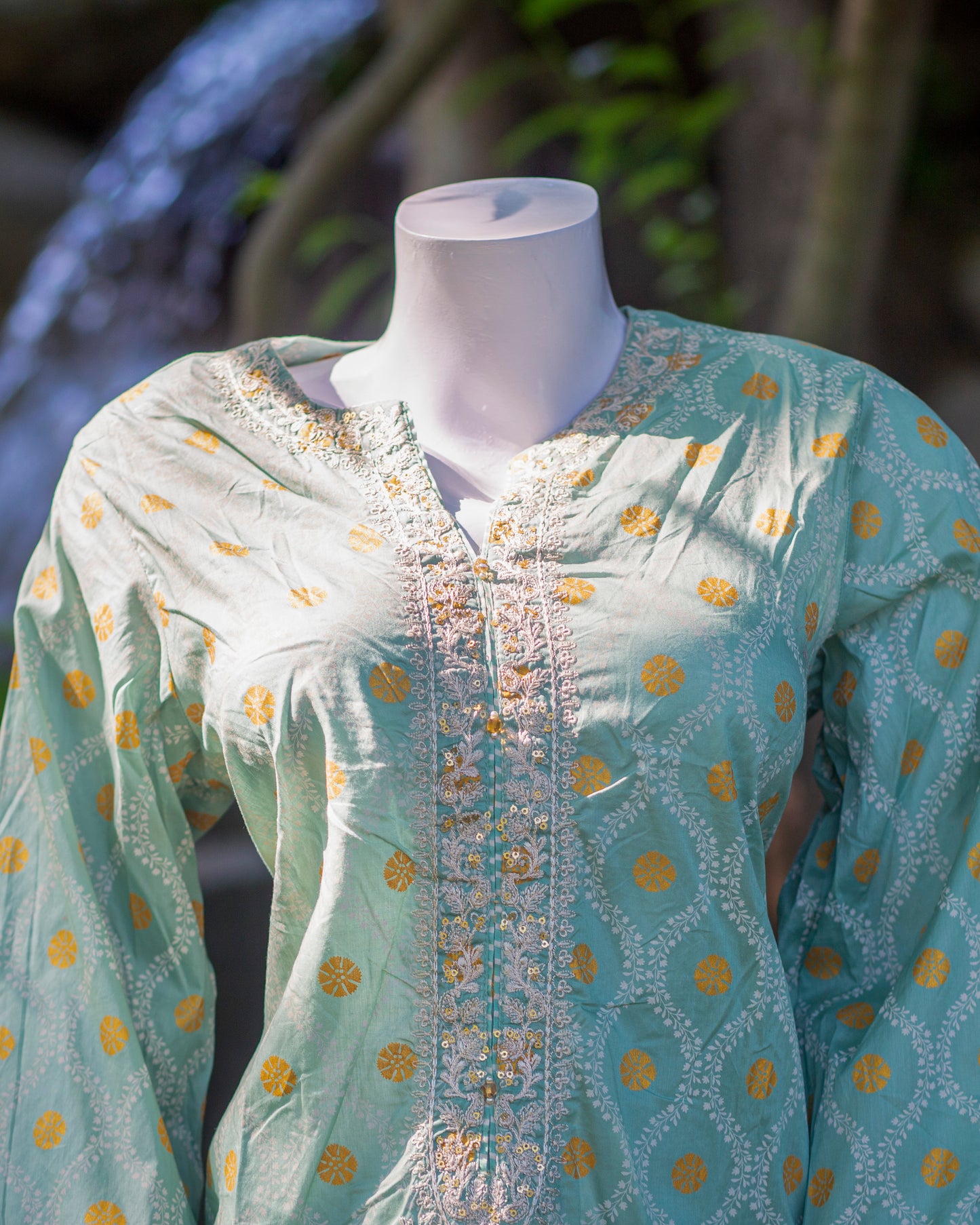 Bobrai Collection – Sapphire Lawn 2-Piece Embossed & Embroidered Set in Light Green