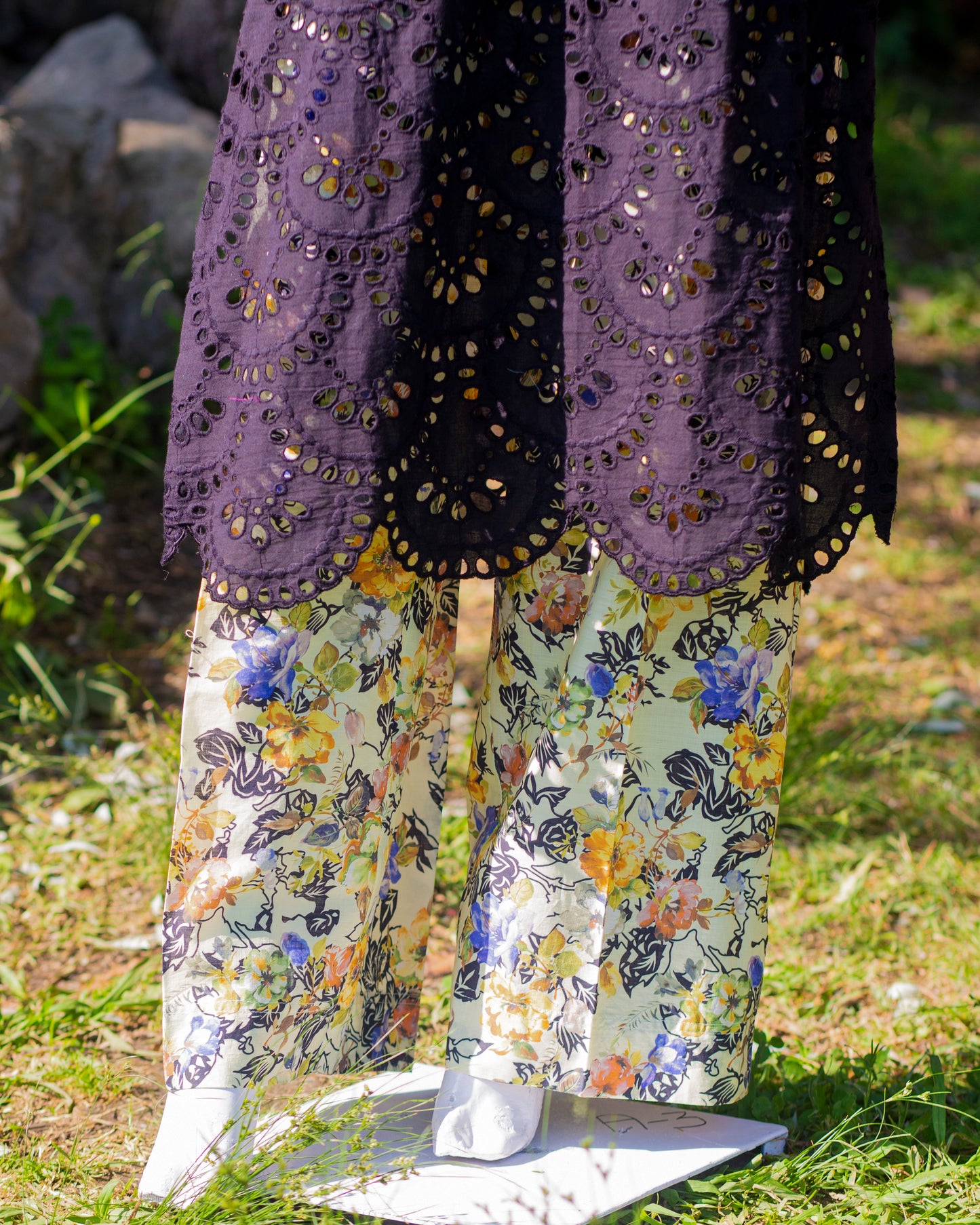 Bobrai Collection – Ethnic 2-Piece Chikankari Lawn Set in Black