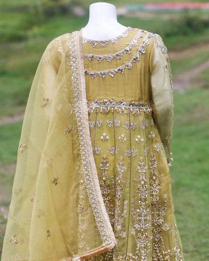 Laamana Collection – Afrozeh Embroidered 2-Piece Maxi Set in Light Mustard (Medium) LA40