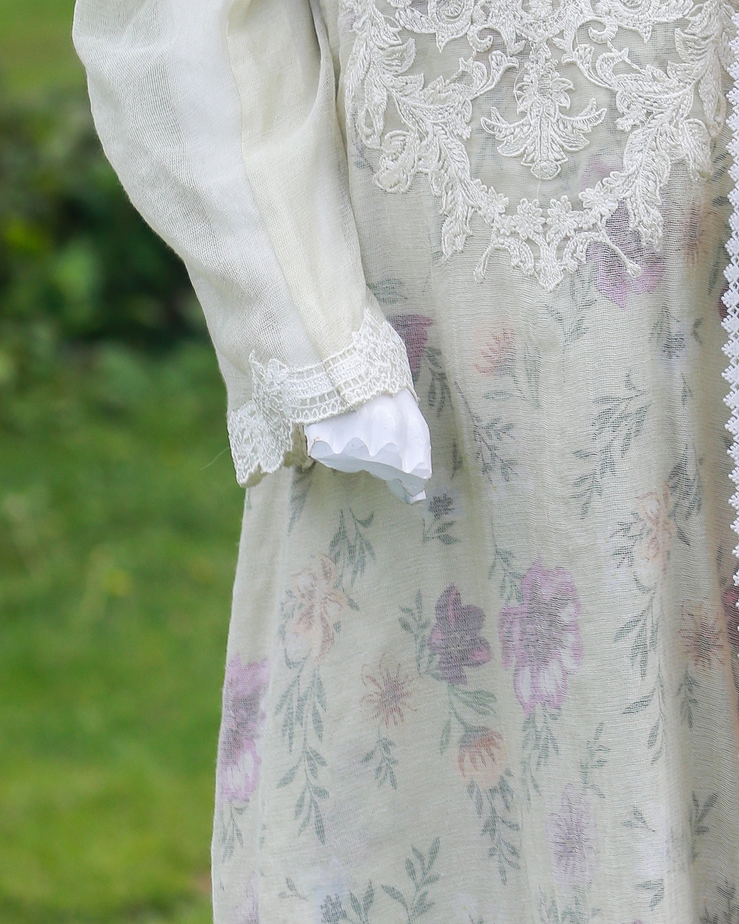 Laamana Collection – 4-Piece Baroque Lawn & Net Formal Set in Light Green (Large) - LB42