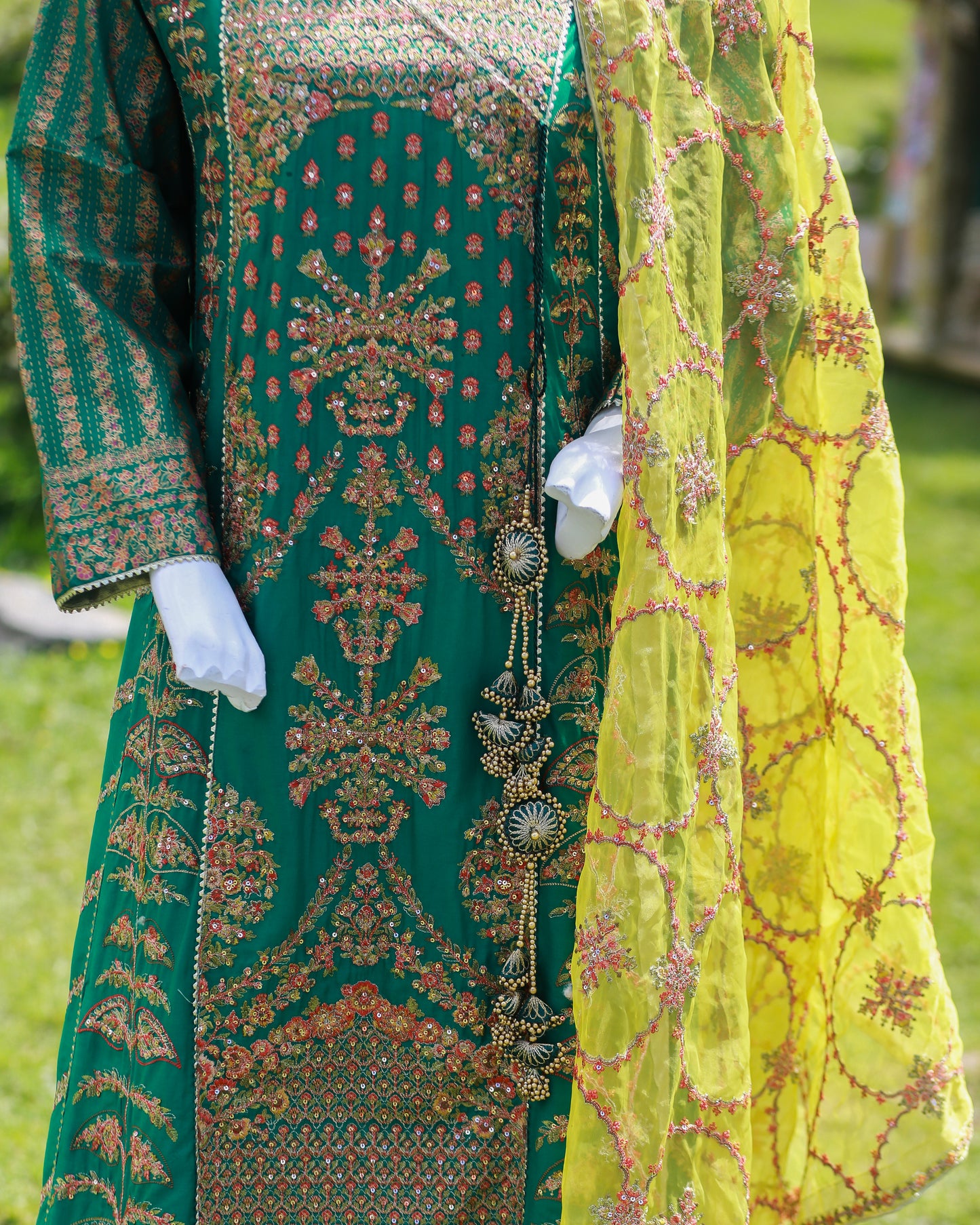 Laamana Collection – Hussain Rehar Luxury Lawn 3-Piece in Green (Medium) LH38