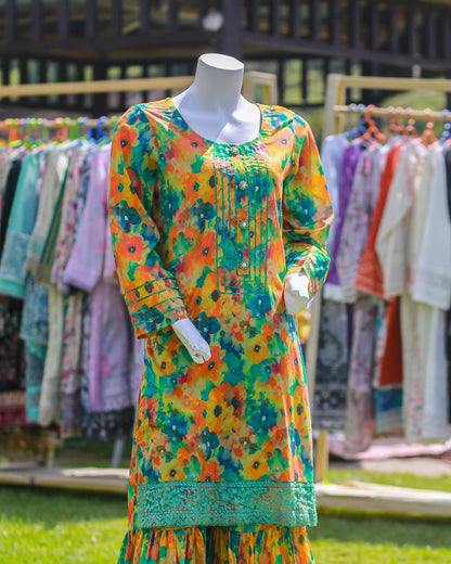 Laamana Collection – Ethnic Lawn 2-Piece Floral Ensemble (Small & Medium) - LE43