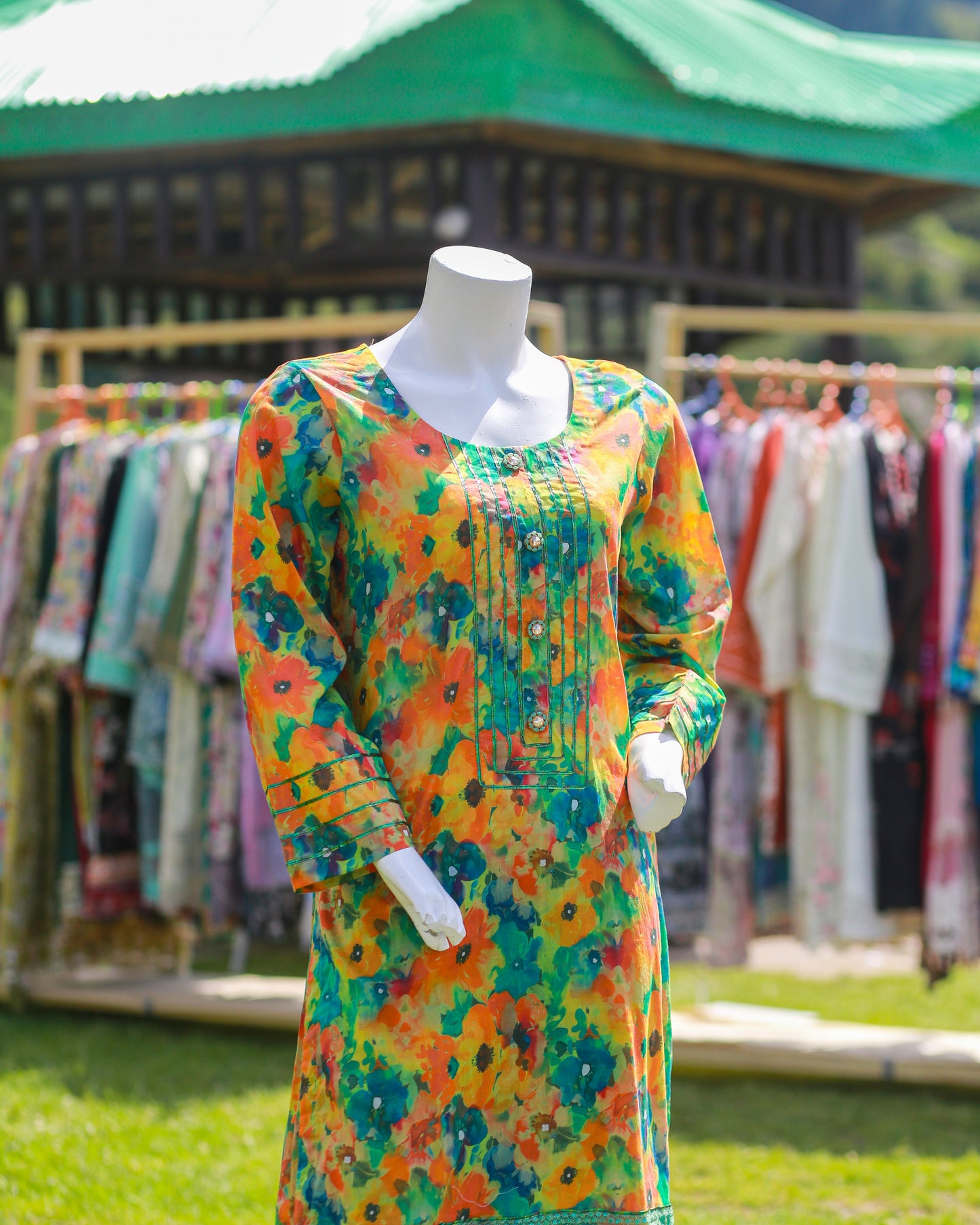 Laamana Collection – Ethnic Lawn 2-Piece Floral Ensemble (Small & Medium) - LE43