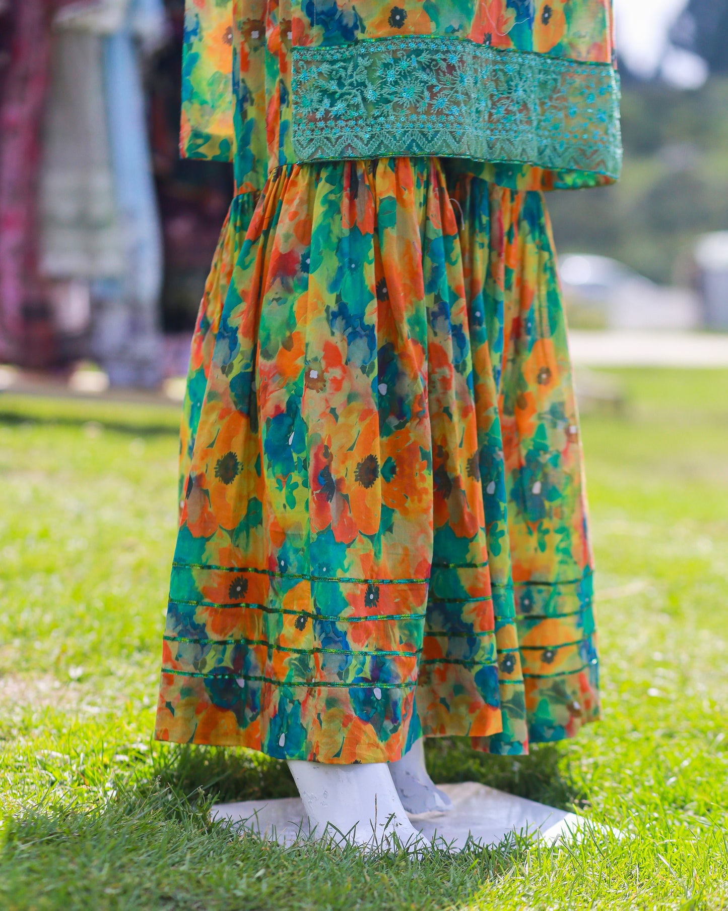 Laamana Collection – Ethnic Lawn 2-Piece Floral Ensemble (Small & Medium) - LE43