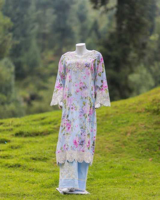 Laamana Collection – Elaf 3-Piece Light Blue Embroidered Lawn Suit (Size M) LE35