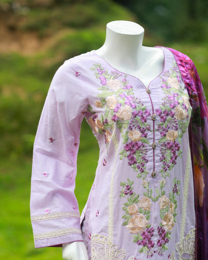 Laamana Collection – Zaha 3-Piece Embroidered Lawn Suit in Mauve (Small) LZ36